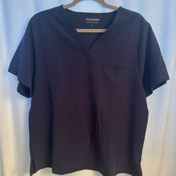 Mandala One Pocket Scrub Top - Navy (XL) - Picture 2 of 3